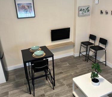 Santiponce Apartment | Outstanding Pisito de la Lola Flores: Child-Friendly Retreat