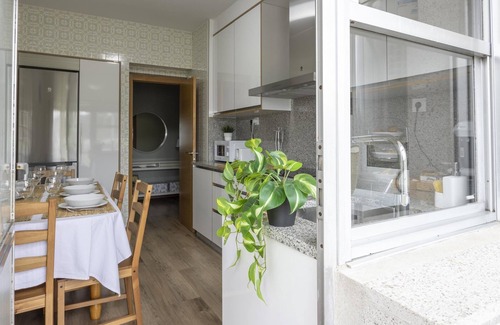 A Estrada Apartment | Relax at Piso 4 Adeinés: Family-Friendly Comfort & Spa