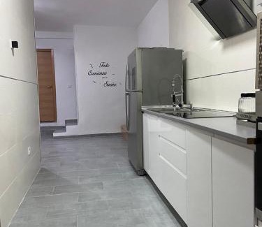 Navas del Rey Apartment | Cozy Retreat with Breakfast and Pet-Friendly Perks