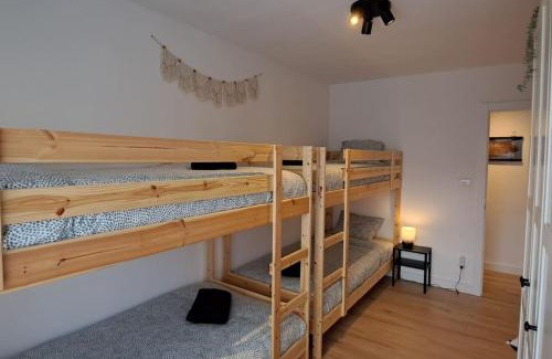 Abena Apartment | Cozy Retreat in the Pyrenees - Pet and Child Friendly
