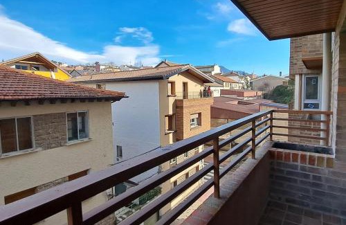 Abena Apartment | Cozy Retreat in the Pyrenees - Pet and Child Friendly
