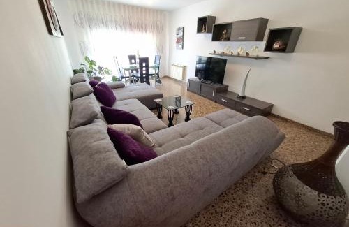 Burriana Apartment | Spacious Retreat Just 5 Minutes from the Beach, Rated 9.4