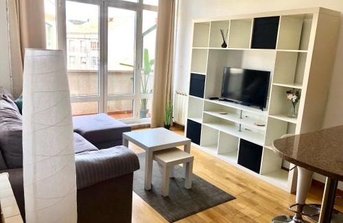 Maceira Apartment | Beautiful Piso with Scenic Views in Negreira - Family Friendly