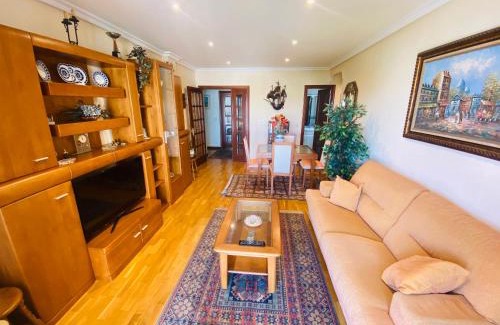 Baiona Old Town Apartment | Central Piso Céntrico Baiona: Family-Friendly Stay