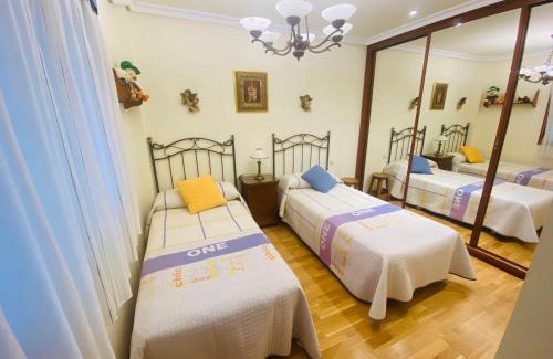 Baiona Old Town Apartment | Central Piso Céntrico Baiona: Family-Friendly Stay