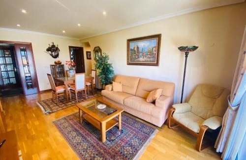 Baiona Old Town Apartment | Central Piso Céntrico Baiona: Family-Friendly Stay