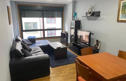 Dean Pequeno Apartment | Central Apartment with Spacious Terrace and Pet-Friendly Perks
