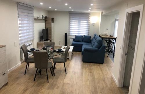 Leon Apartment | Elegantly Central Piso León 2 - Guest Rated 9.6/10