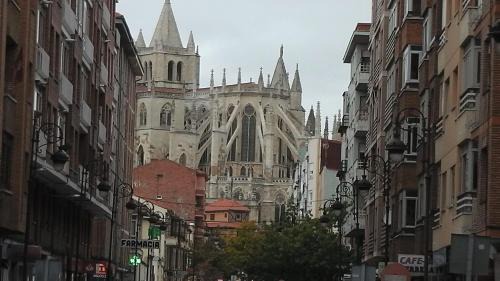 Leon Apartment | Elegantly Central Piso León 2 - Guest Rated 9.6/10
