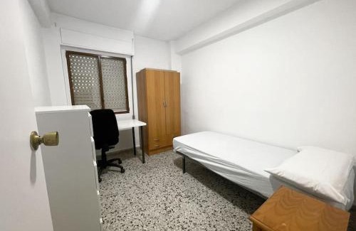 San Vicente del Raspeig Apartment | Family-Friendly Getaway at Piso Completo en Calle Rafael