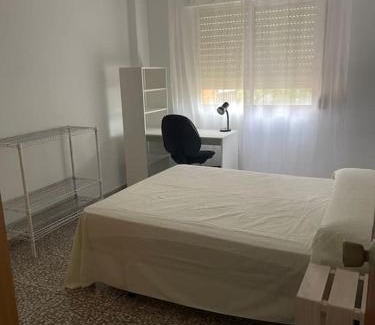San Vicente del Raspeig Apartment | Complete Apartment on Calle La Huerta for Family Stays