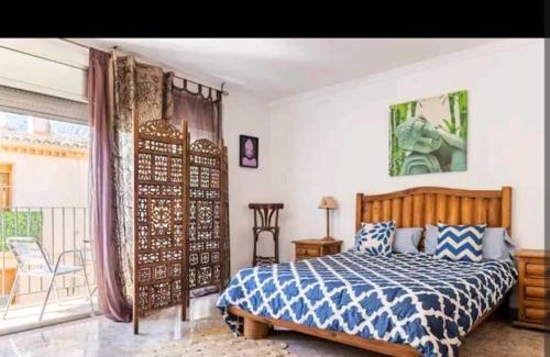 Monistrol de Montserrat Apartment | Cozy Retreat with Breakfast and Mountain Views