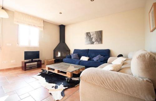 Vistabella del Maestrat Apartment | Scenic Vistabella Apartment with Family-Friendly Amenities
