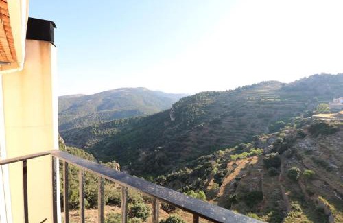 Vistabella del Maestrat Apartment | Scenic Vistabella Apartment with Family-Friendly Amenities