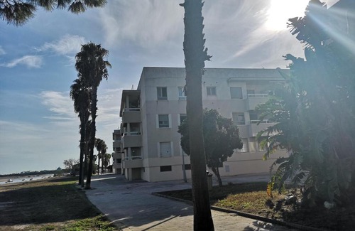 Barriada del Rio San Pedro Apartment | Family-Friendly Apartment with Parking in Cádiz