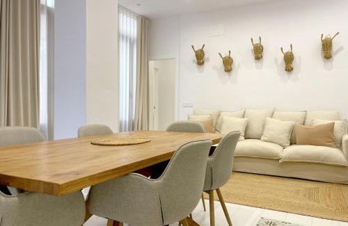 La Goleta Apartment | Elegant 3-Bedroom Apartment with Patio in La Goleta