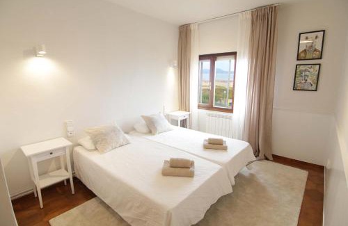 Laredo Apartment | Beachside Retreat: Apartment Bellavista with Ocean Views