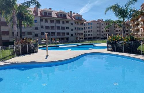 O Grove Apartment | Cozy Duplex Retreat at Isla de la Toja with Ocean Views