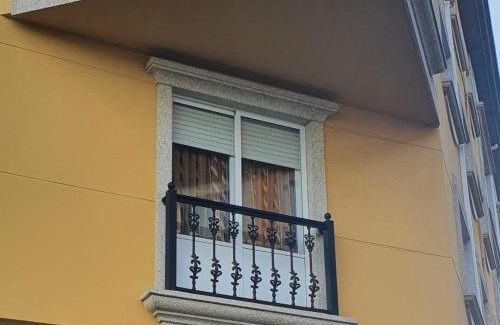 Naron Apartment | Pet-Friendly Piso de Ana: Guest Rated 9.6/10 for Families