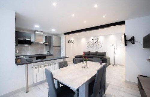 Puigcerda Apartment | Stylish Design Apartment in Central Puigcerdà - Family Friendly