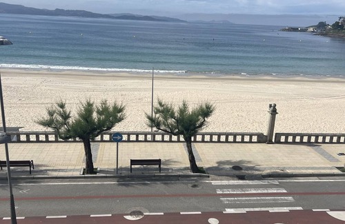 Sanxenxo Condo | Beachfront Luxury Apartment in Sanxenxo for Families