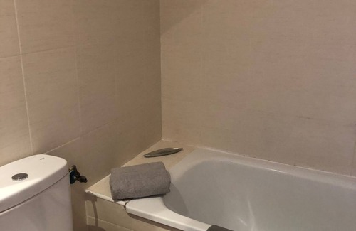 Alhama de Murcia Apartment | Piso del Sol: Family-Friendly Retreat in Condado De Alhama