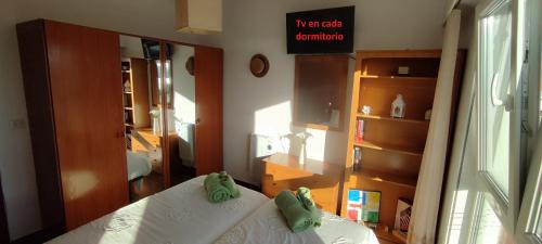 Mino Apartment | Top-Rated Piso Dos Playas Miño: Family-Friendly Retreat