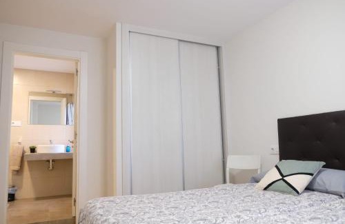 Distrito Llano Apartment | Discover Piso Electra: Family-Friendly Stays Await You