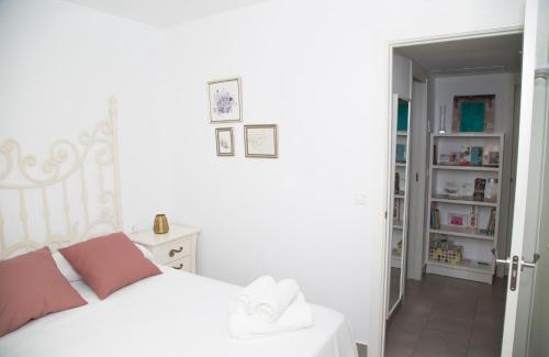 Ciudad Jardin Apartment | Discover Emili's House in Córdoba: Family-Friendly Retreat