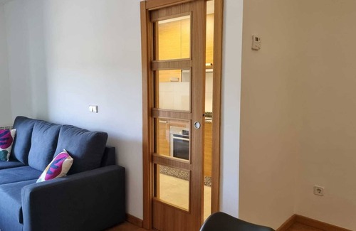 Vilagarcia de Arousa Apartment | Central Apartment for 6 in Vilagarcia with Kitchen & Breakfast