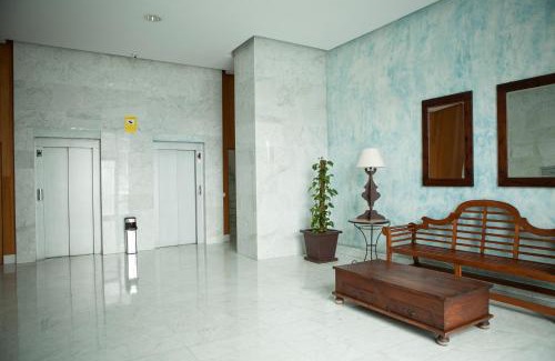San Bernardo Apartment | Central Plaza de España Stay with Spa & Family Amenities
