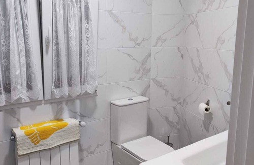Fazouro Condo | Family-Friendly Piso en Foz with Kitchen Amenities