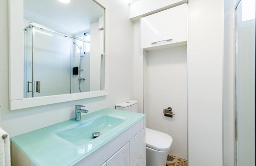 Cervantes Apartment | Elegant Stay at Piso en Palacio Quinta Alegre, 4-Star Rated