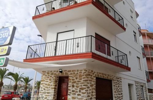 Molino del Chirrete Apartment | Beachfront Retreat with Stunning Ocean Views & Free WiFi