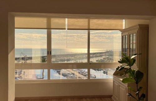Altea Apartment | Oceanfront Haven: Piso en Puerto de Altea, Rated 9.8/10