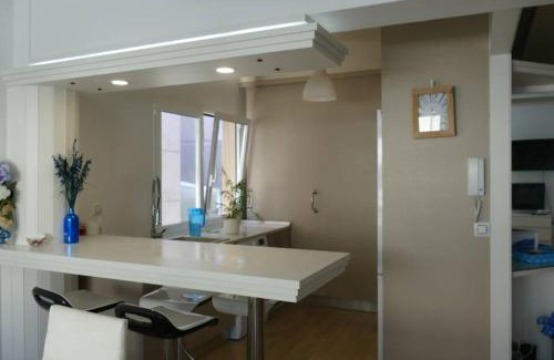 Perillo Apartment | Oceanfront Piso en Santa Cristina, Steps from the Beach