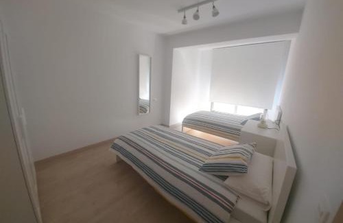 Laxe Apartment | Oceanfront Piso Escaravello - Laxe: Pet-Friendly Retreat