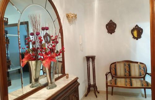 Dean Pequeno Apartment | Spacious Central Apartment with Garage and Kid-Friendly Amenities