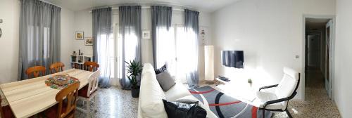 Llanca Apartment | Family Retreat at Piso Familiar en Llançà with Ocean Views