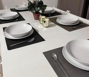 Alicante Apartment | Piso Grande Amplio para grandes grupos 4 Dormitorios 2 baños,Asc 4AC y WIFI