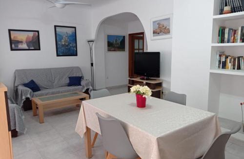 Alicante Apartment | Family-Friendly Stay at Piso Grande Mercado Central Alicante