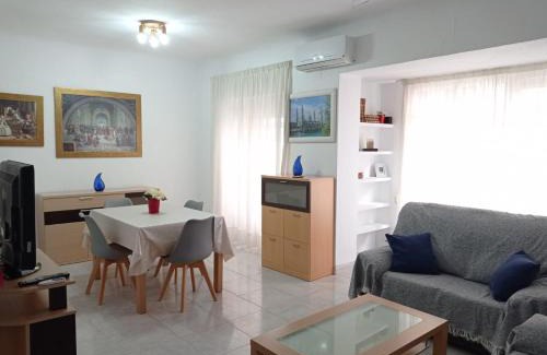Alicante Apartment | Family-Friendly Stay at Piso Grande Mercado Central Alicante