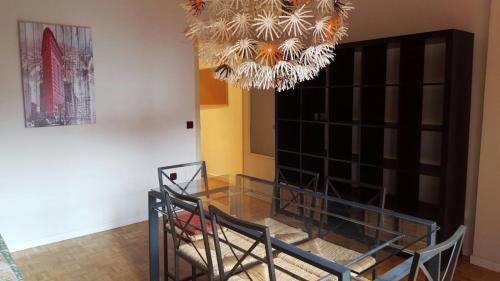 Leon Apartment | Pet-Friendly Piso LEON with Breakfast & Child Care Options