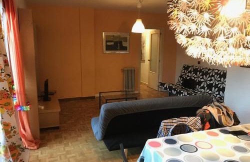 Leon Apartment | Pet-Friendly Piso LEON with Breakfast & Child Care Options