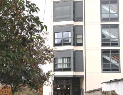Allariz Apartment | Pet-Friendly Apartment Casa Lomberte with Breakfast Included