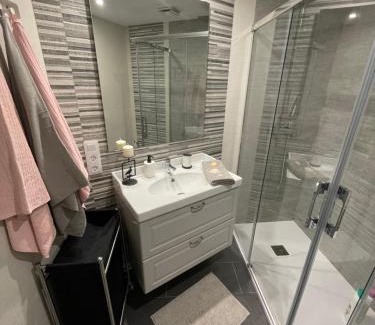 Sanxenxo Apartment | Oceanfront Retreat in Sanxenxo with Top Guest Ratings