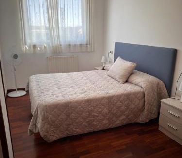 Sigueiro Apartment | Highly Rated PISO OROSO NO CAMIÑO - Family-Friendly Stay