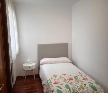 Sigueiro Apartment | Highly Rated PISO OROSO NO CAMIÑO - Family-Friendly Stay