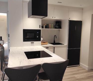 Leon Apartment | Premier Piso Palomera, 6 - Guest Rated 9.7/10