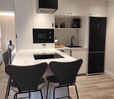 Leon Apartment | Premier Piso Palomera, 6 - Guest Rated 9.7/10